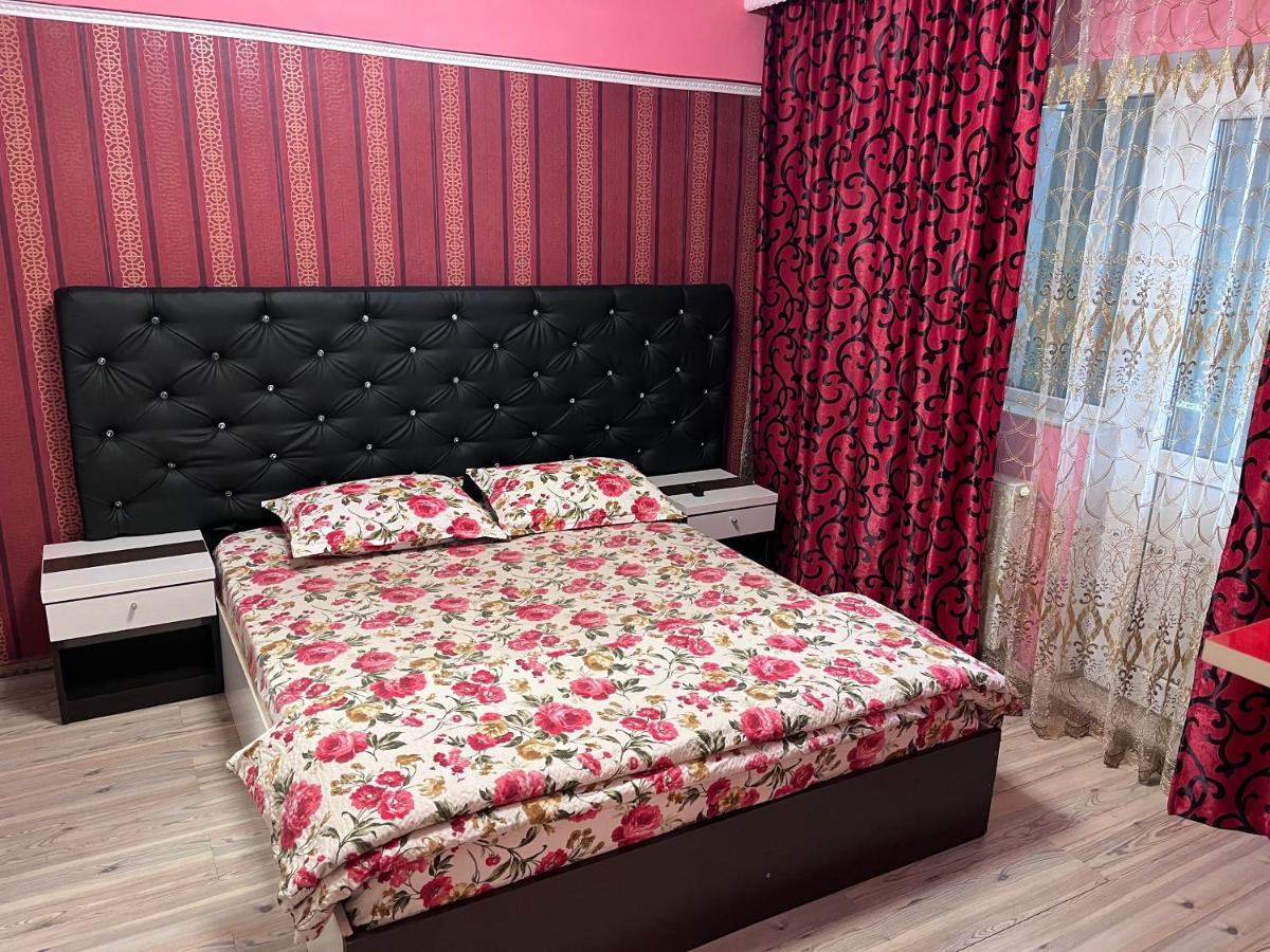 Apartament In Centrul Orasului Bacău Exteriér fotografie